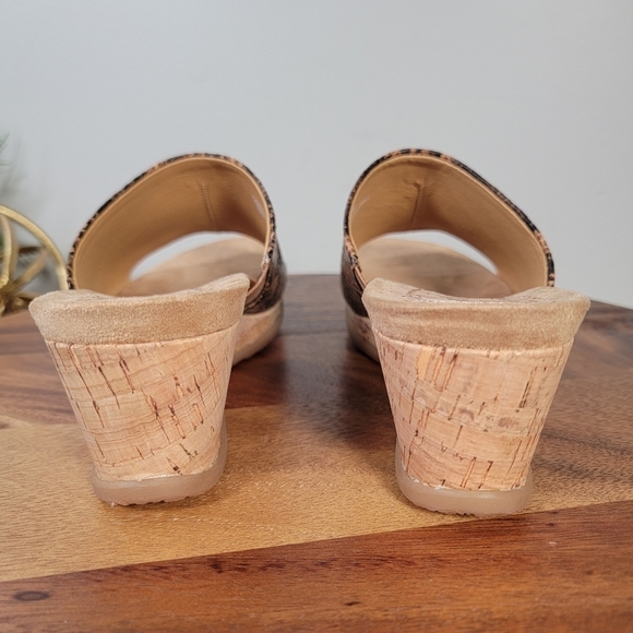 Baretraps Flossey Snakeskin Print Women's Brown Wedge Slide Sandals Size 9.5 - Picture 6 of 17